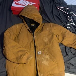 xl carhart jacket worn before no crazy damages.